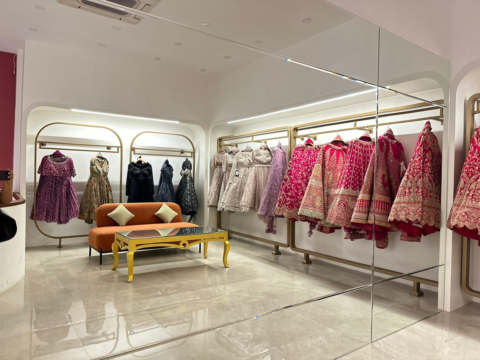 Manyavar Santacruz