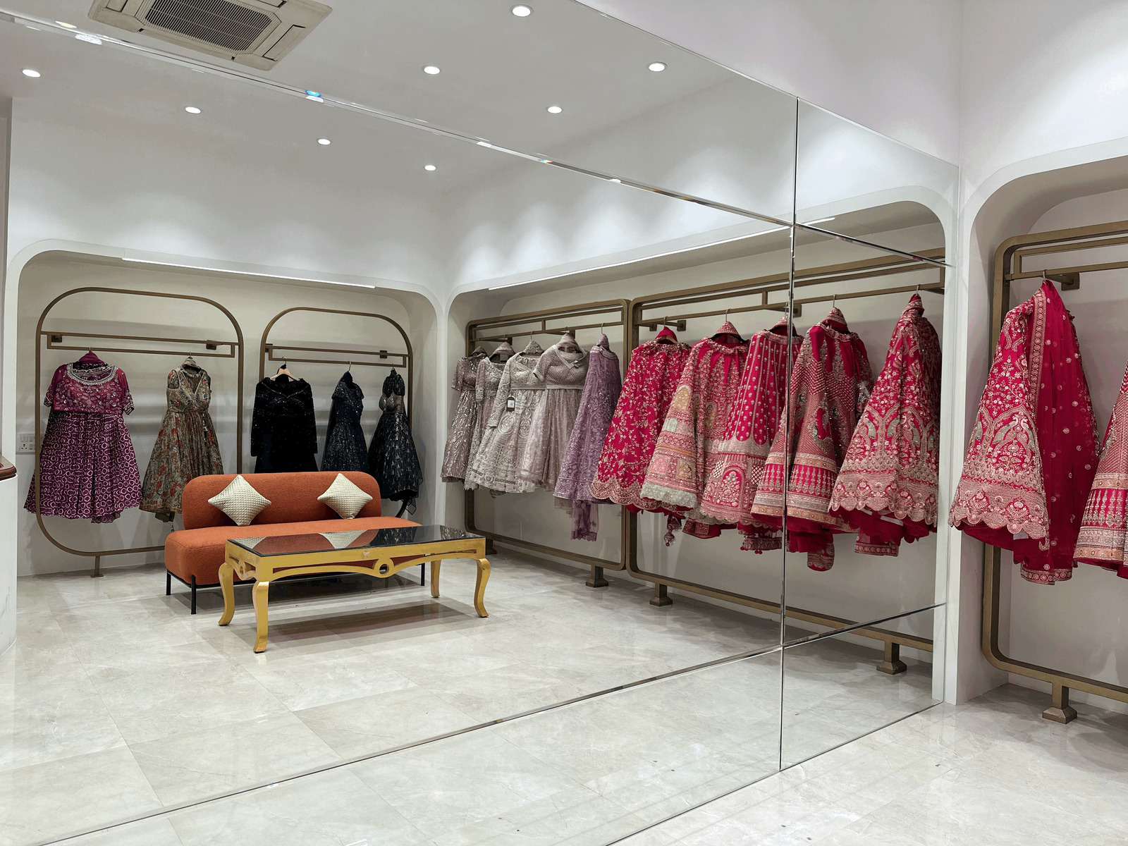 Manyavar Santacruz